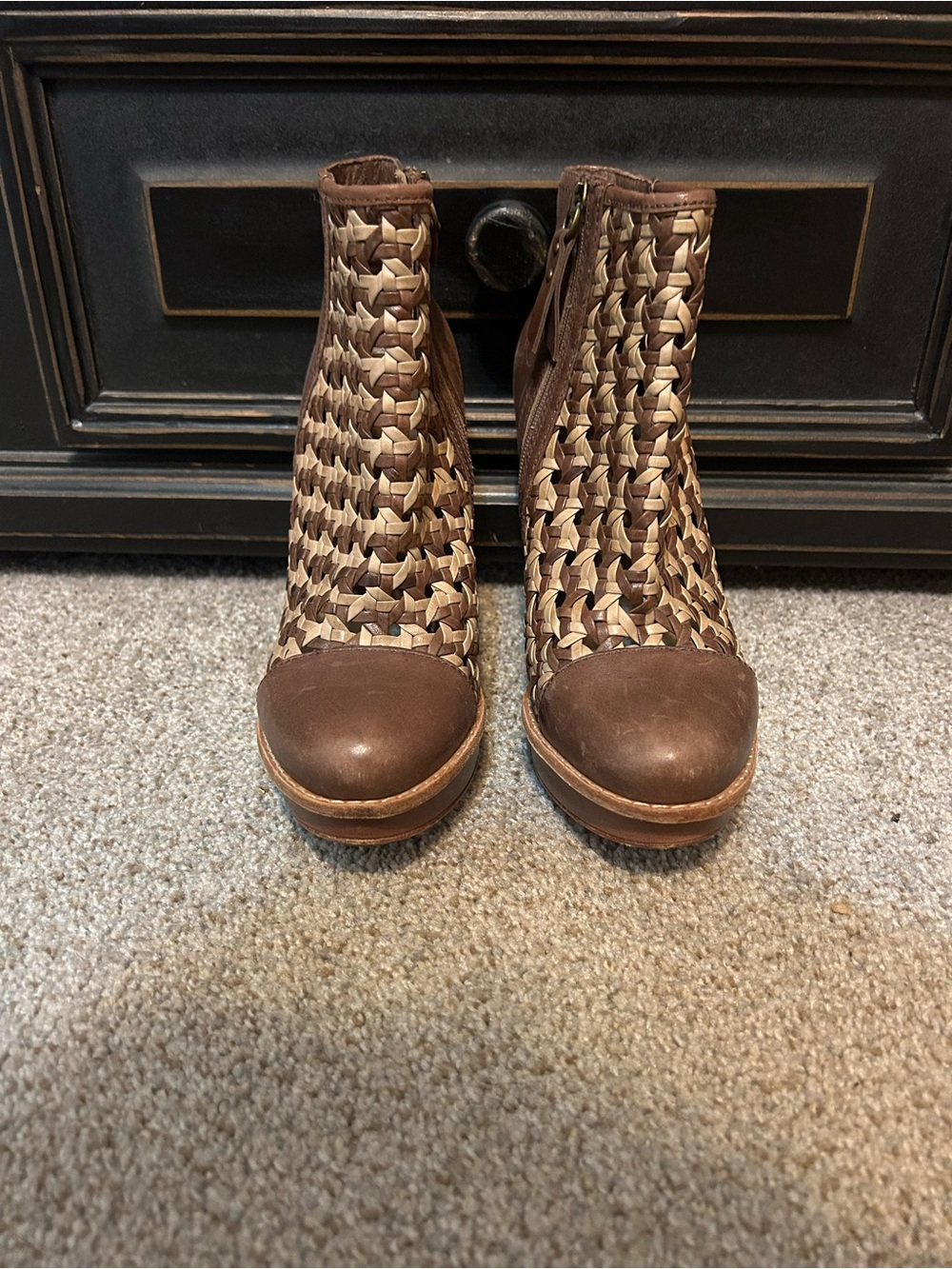 UGG Fatima Leather Ankle Boots
